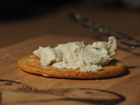 Review of Violife Creamy Original Vegan Cheese