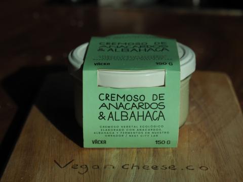 Vegan Cheese Review Vacka Crema de anacardos & Albahaca